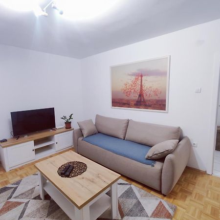 Domenica Apartment Novi Sad Buitenkant foto