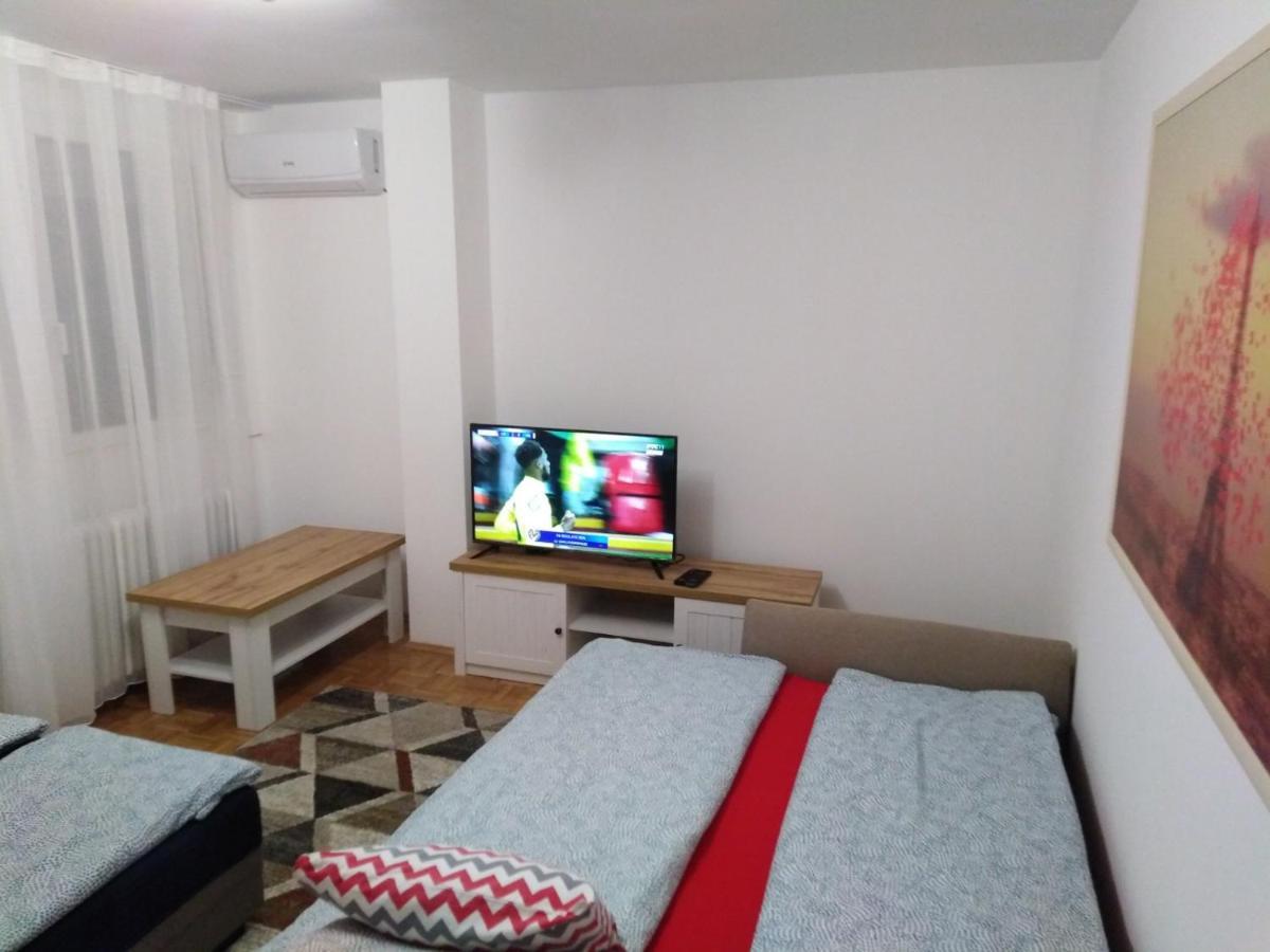 Domenica Apartment Novi Sad Buitenkant foto